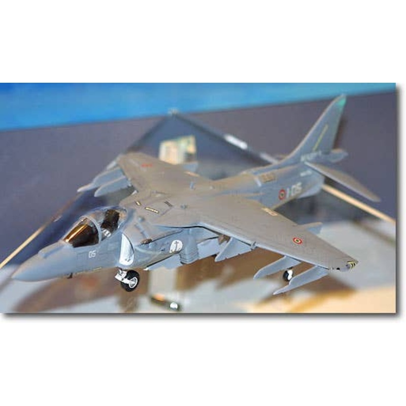 1/72 AV-8B Harrier II Plus Italian Navy