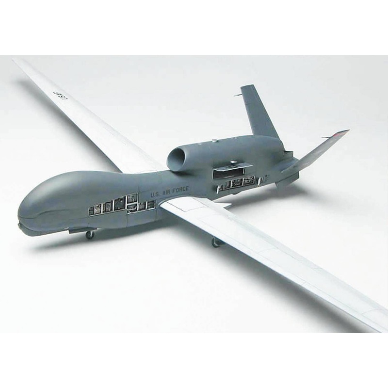1/72 U.S. Air Force Unmanned Reconnaissance Aircraft RQ-4B Global Hawk Maintenance Specification
