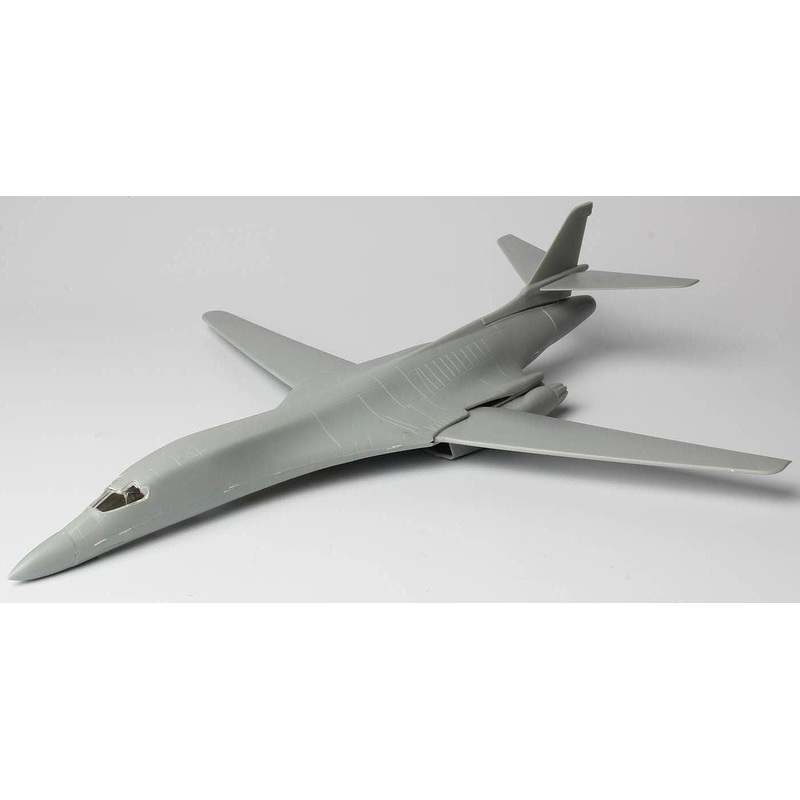 1/144 US Air Force bomber B-1B Lancer Guam Andersen AB