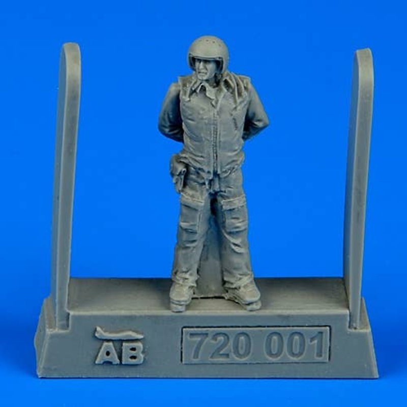1/72 Soviet Air Force Fighter Pilot