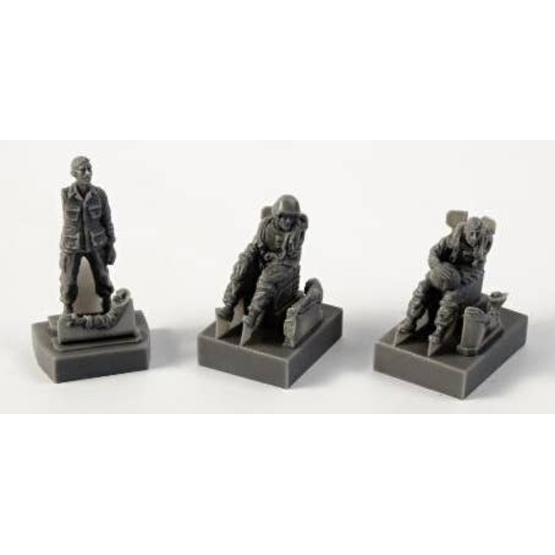 1/72 AH-1 Sitting Pilots (2 Figures) and Ground Crew (1 Figure) (for Special Hobby)