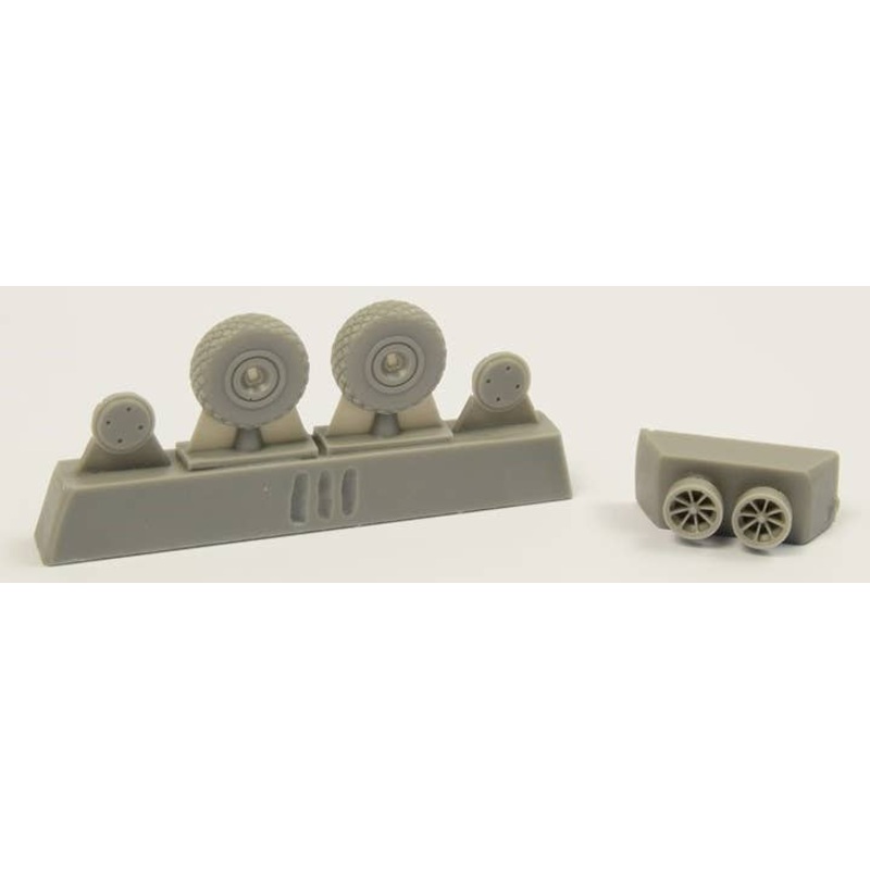 1/72 P-40 Wheels Cross Tread for Special Hobby Kit