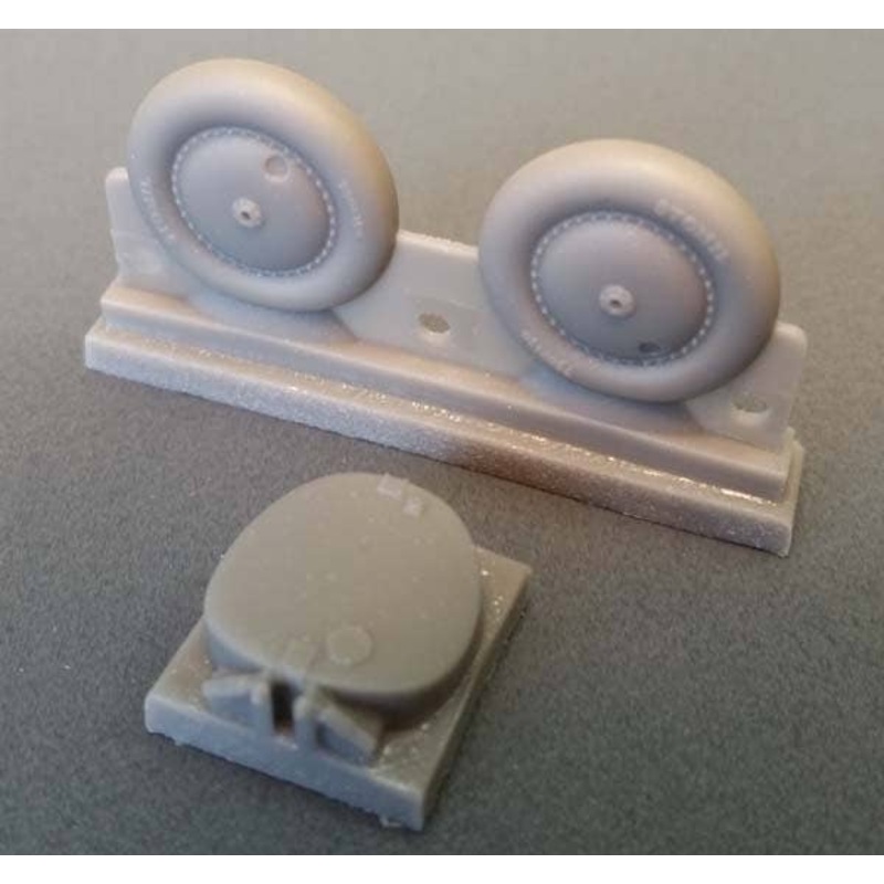 1/48 PZL P.11c Wheels and Fuel Tank Bottom