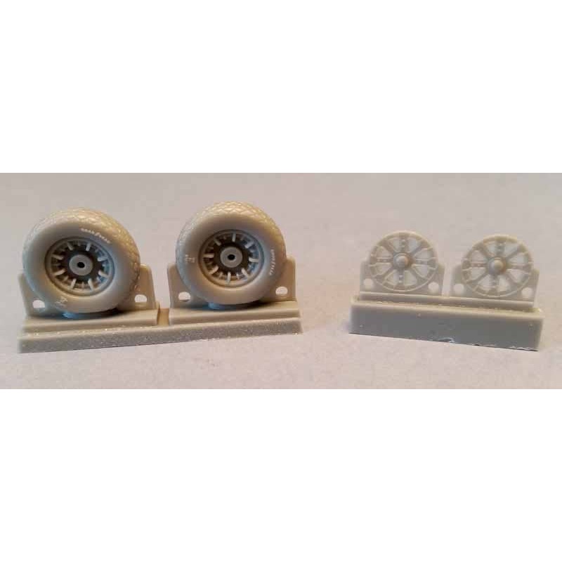 1/48 Cross Pattern Wheel for F4U Corsair/F6F Hellcat