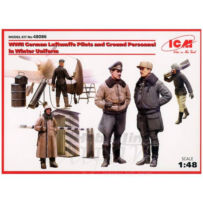 1/48 WWII German Luftwaffe Pilot and Ground Personnel in Winter Uniform