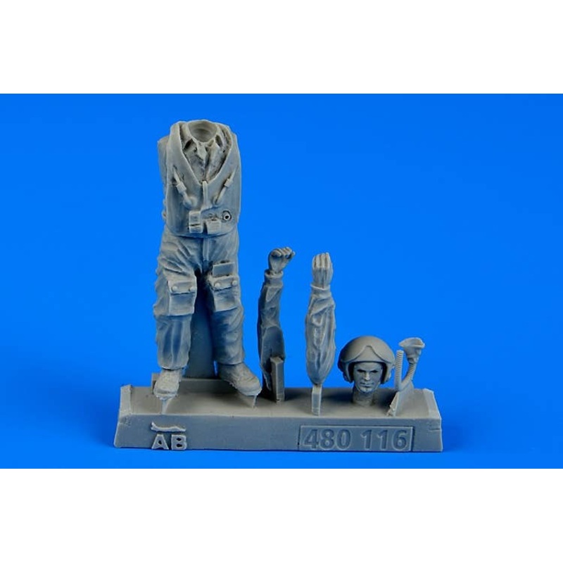 1/48 Soviet Pilot with Life Jacket - the Cold War Period