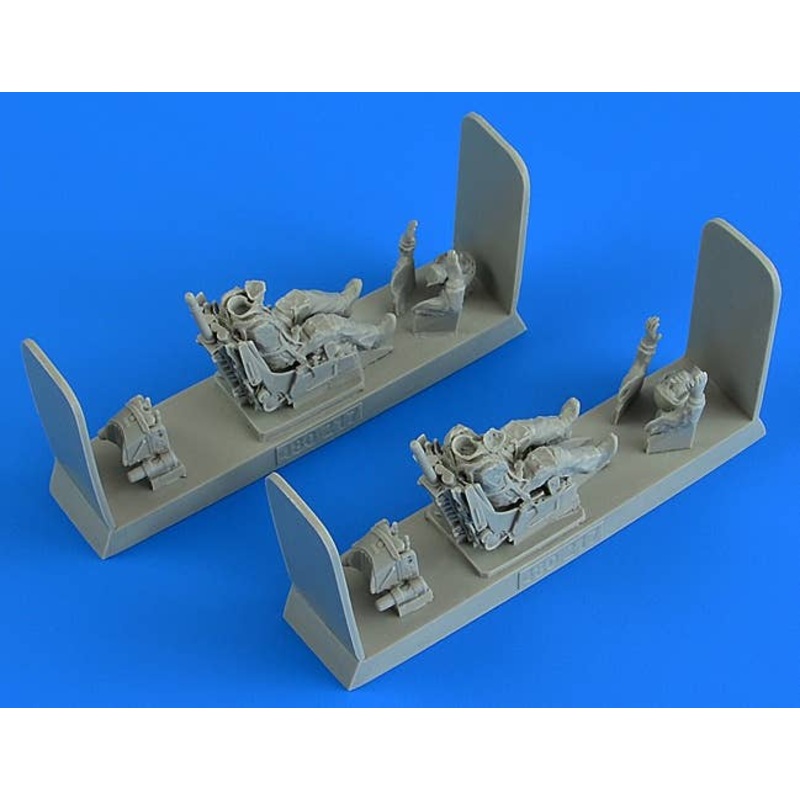 1/48 Modern Soviet Fighter Pilot and Operator with Ej. Seat for MiG-31 Foxhound