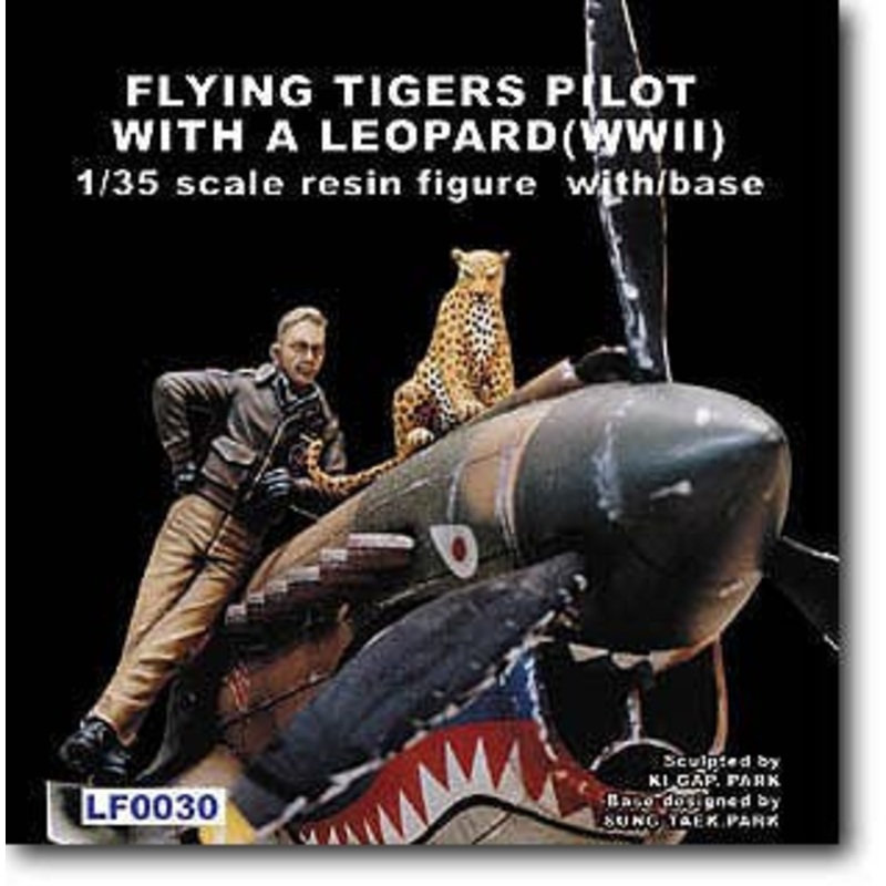 1/35 Flying Tigers' Pilot with a Leopard (WWII)