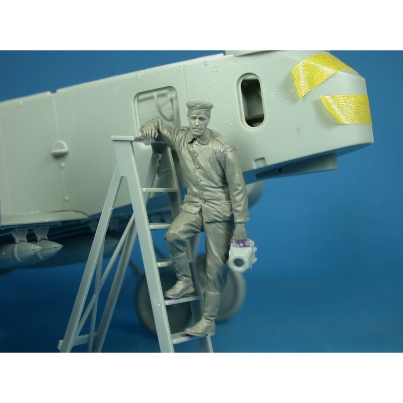 1/32 German Ground Crewman N.1