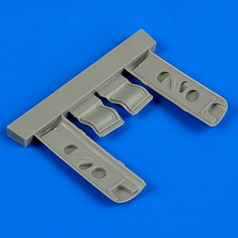 1/32 P-40E Warhawk Undercarriage Covers (for Hasegawa)