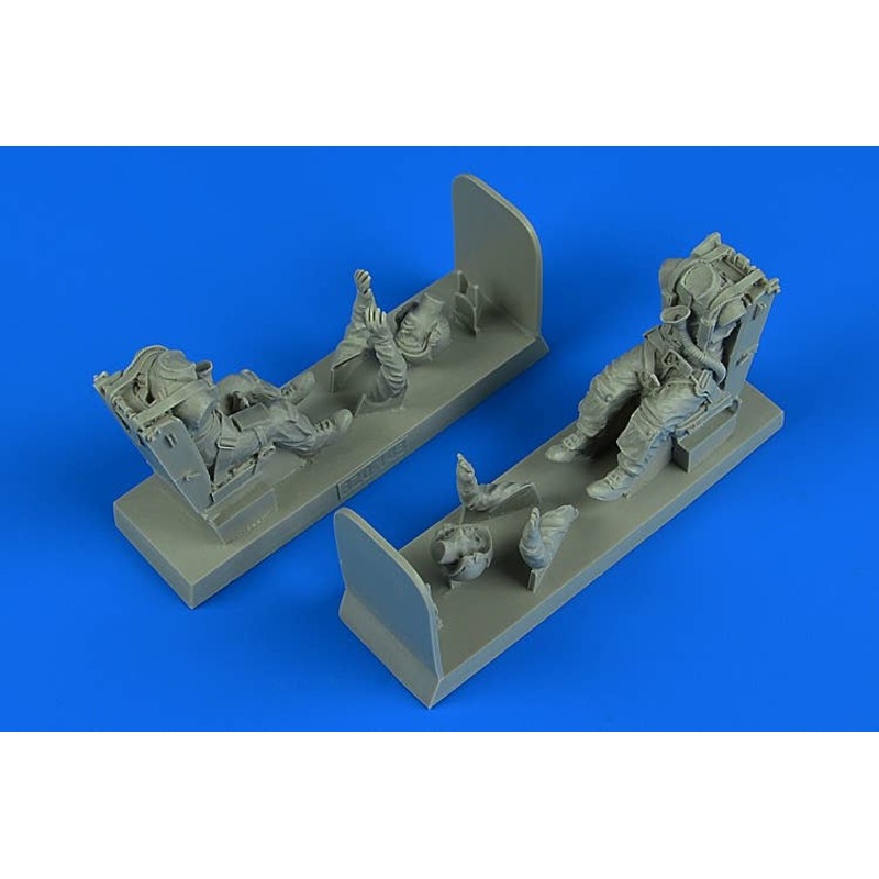 1/32 U.S.A.F. Pilot & Operator with Ej. Seats for T-28D Trojan, Vietnam War (for Kitty Hawk)
