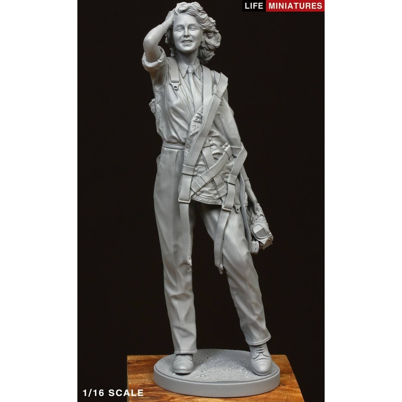 1/16 WWII Royal Air Force ATA Female Pilot Atta Girls