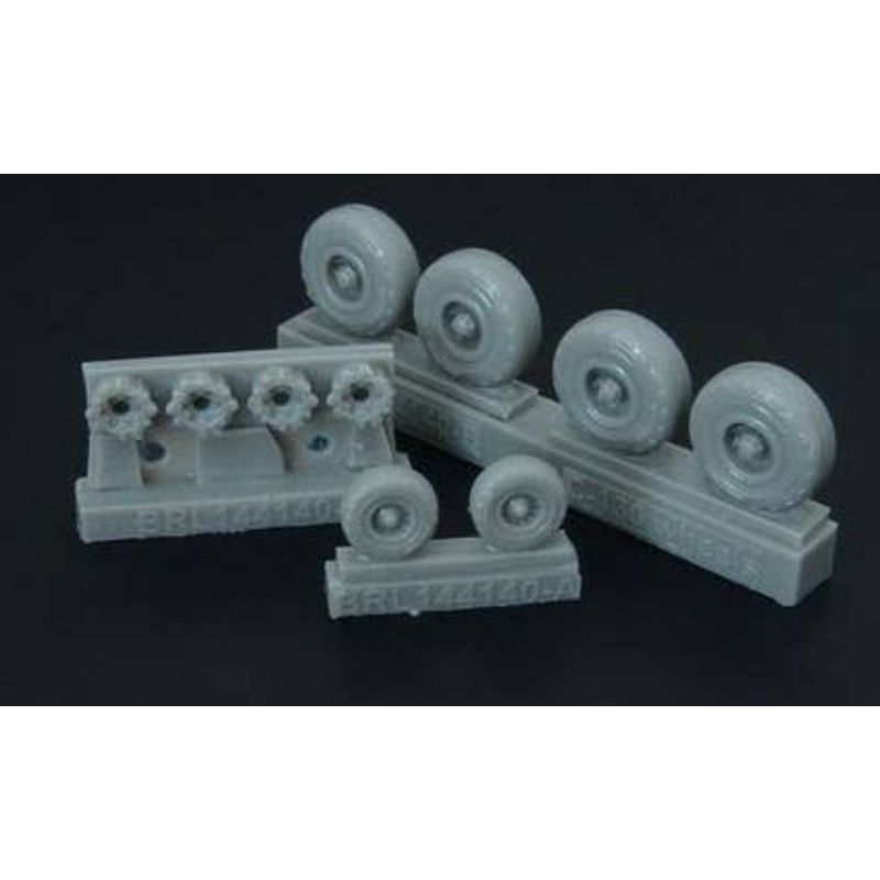1/144 C-130 Hercules Wheels