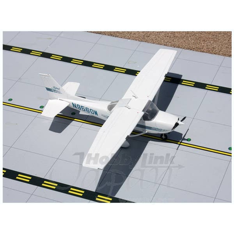 1/72 Cessna 172 N9560W