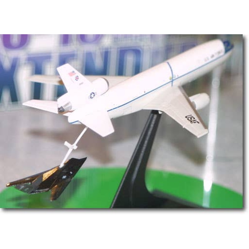 1/400 USAF KC-10 Extender & F-117