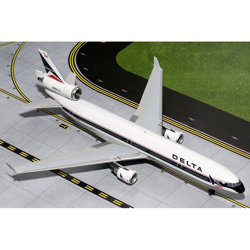 1/200 MD-11 Delta Airlines "Widget" N807DE (Polished)