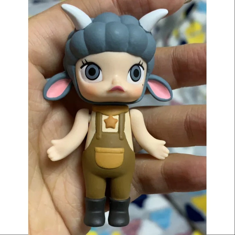 MOLLY Zodiac Series 1 Capricorn