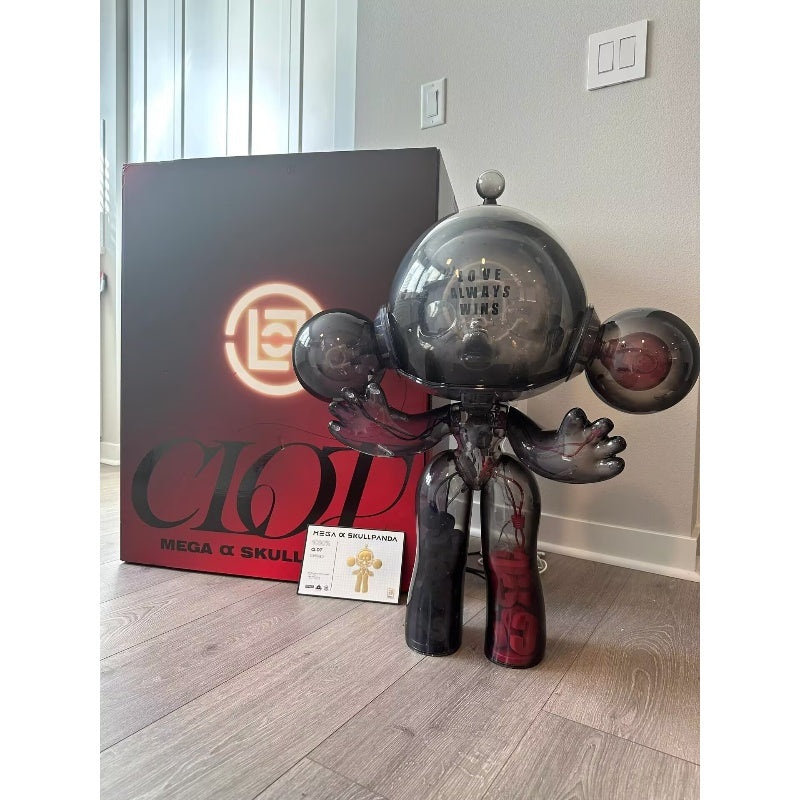 MEGA  SKULLPANDA CLOT 1000% Limited Figurine