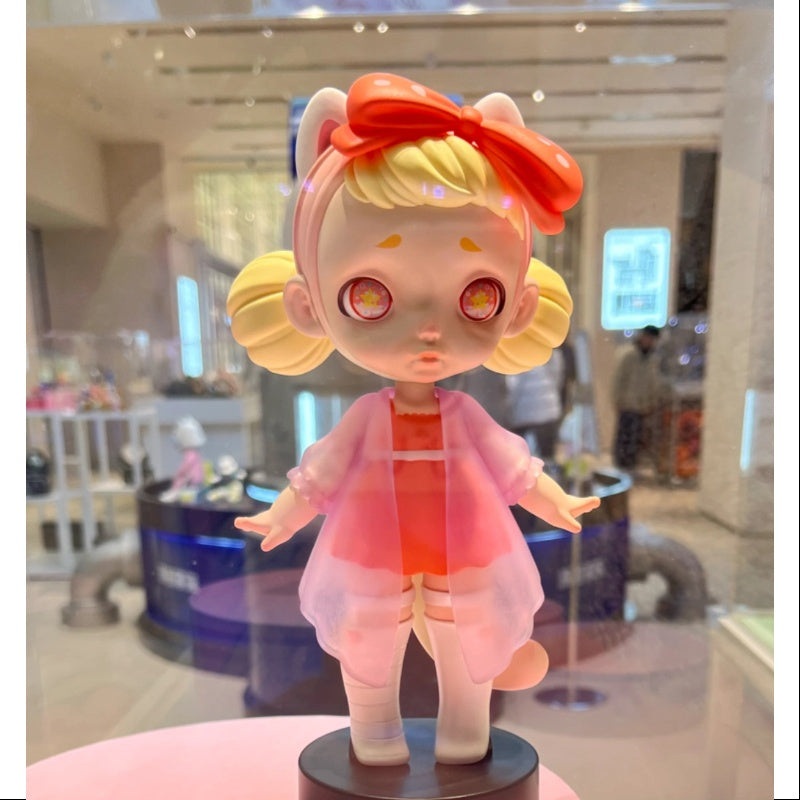 Laura Strawberry Cat 200% Figurine ToyCity 2021 Limited Edition